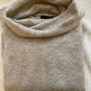 Tahari sweater